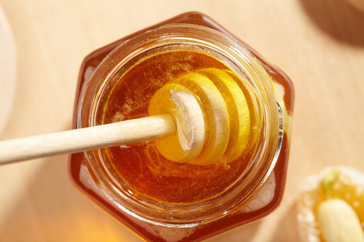 Raw Honey Brands That Are Equally Healthy And Delicious Tips And Share